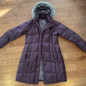 Eddie Bauer Women's Burgundy Down Puffer Parka Hooded Jacket with Faux Fur Trim
